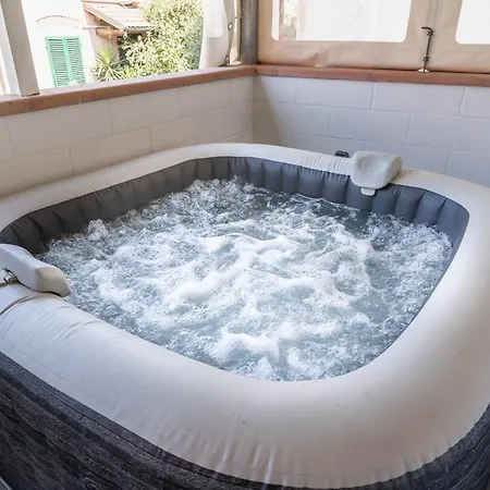 La Corte Rurale Con Jacuzzi Διαμέρισμα Λούκα
